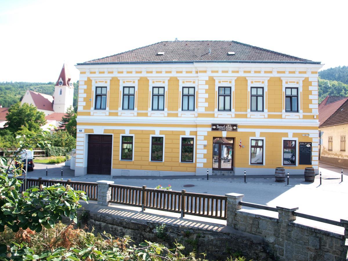 Отель Papperl A' Pub Schonberg am Kamp Экстерьер фото
